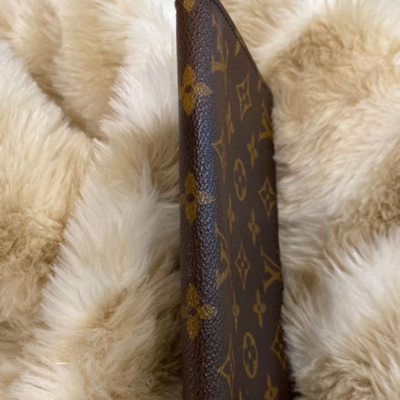 Louis Vuitton Toiletry 17 Pouch - Picture 7 of 7